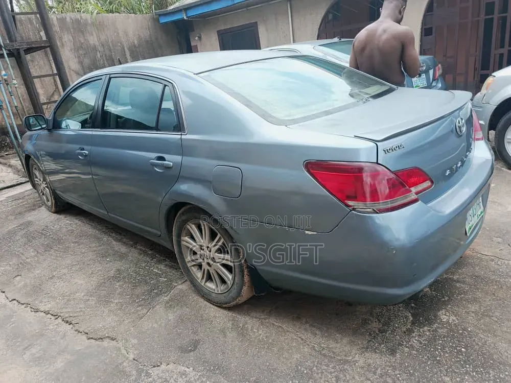 Toyota Avalon 2010 Blue