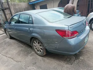 Toyota Avalon 2010 Blue