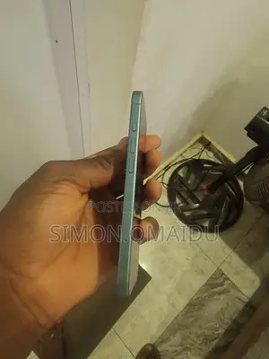 Apple iPhone 16 128 GB Green