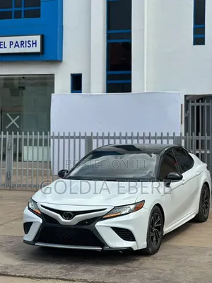 Toyota Camry XSE (2.5L 4cyl 8A) 2019 White