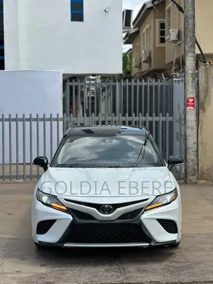 Toyota Camry XSE (2.5L 4cyl 8A) 2019 White