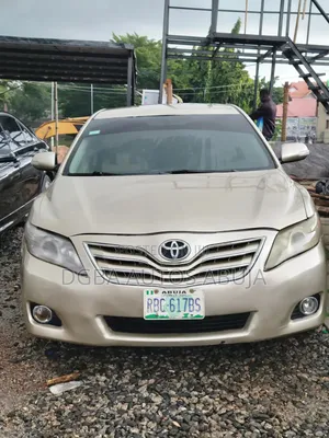 Toyota Camry 2011 Gold