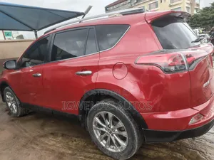 Toyota RAV4 Limited AWD (2.5L 4cyl 6A) 2016 Red