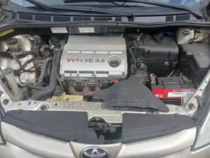 Toyota HiAce 2006 Gold