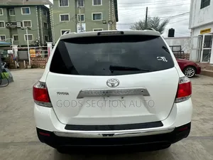 Toyota Highlander Limited 2011 White