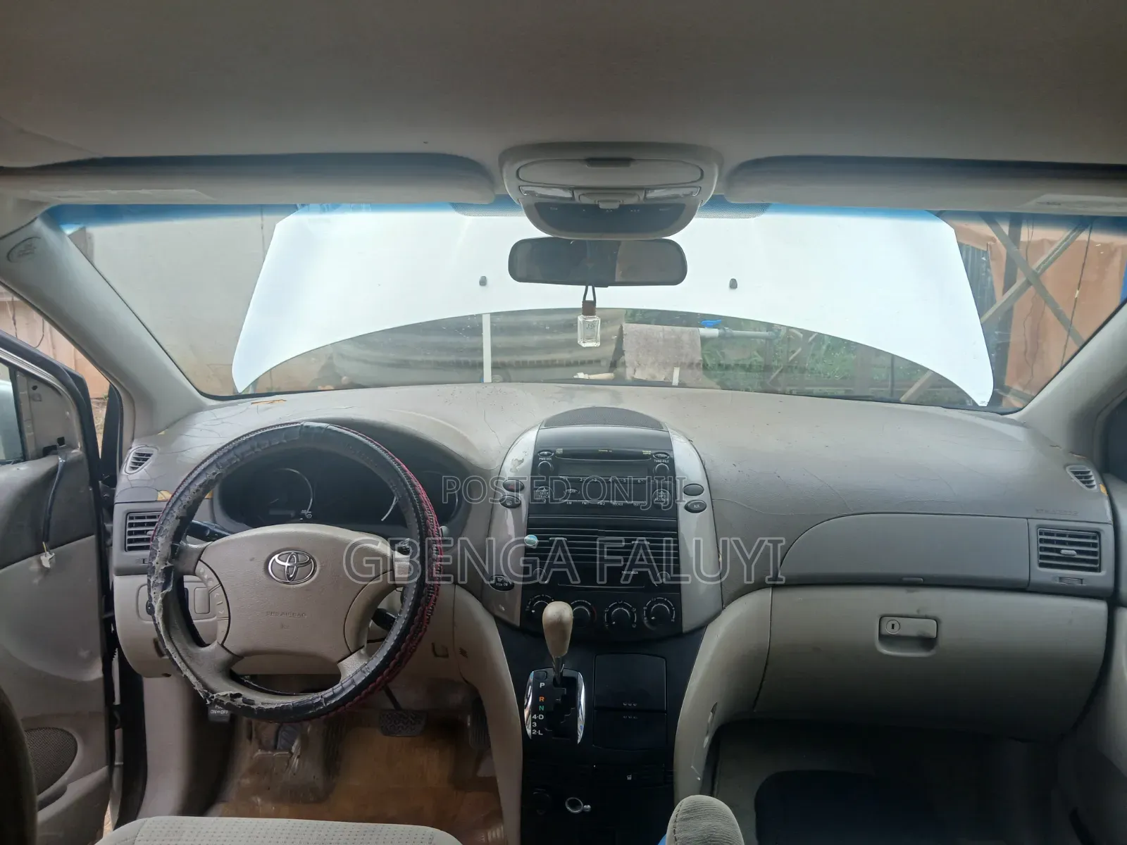 Toyota HiAce 2006 Gold