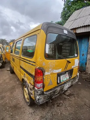 Volkswagen Transporter 1996 Yellow
