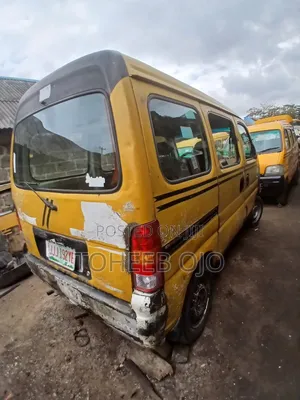 Volkswagen Transporter 1996 Yellow