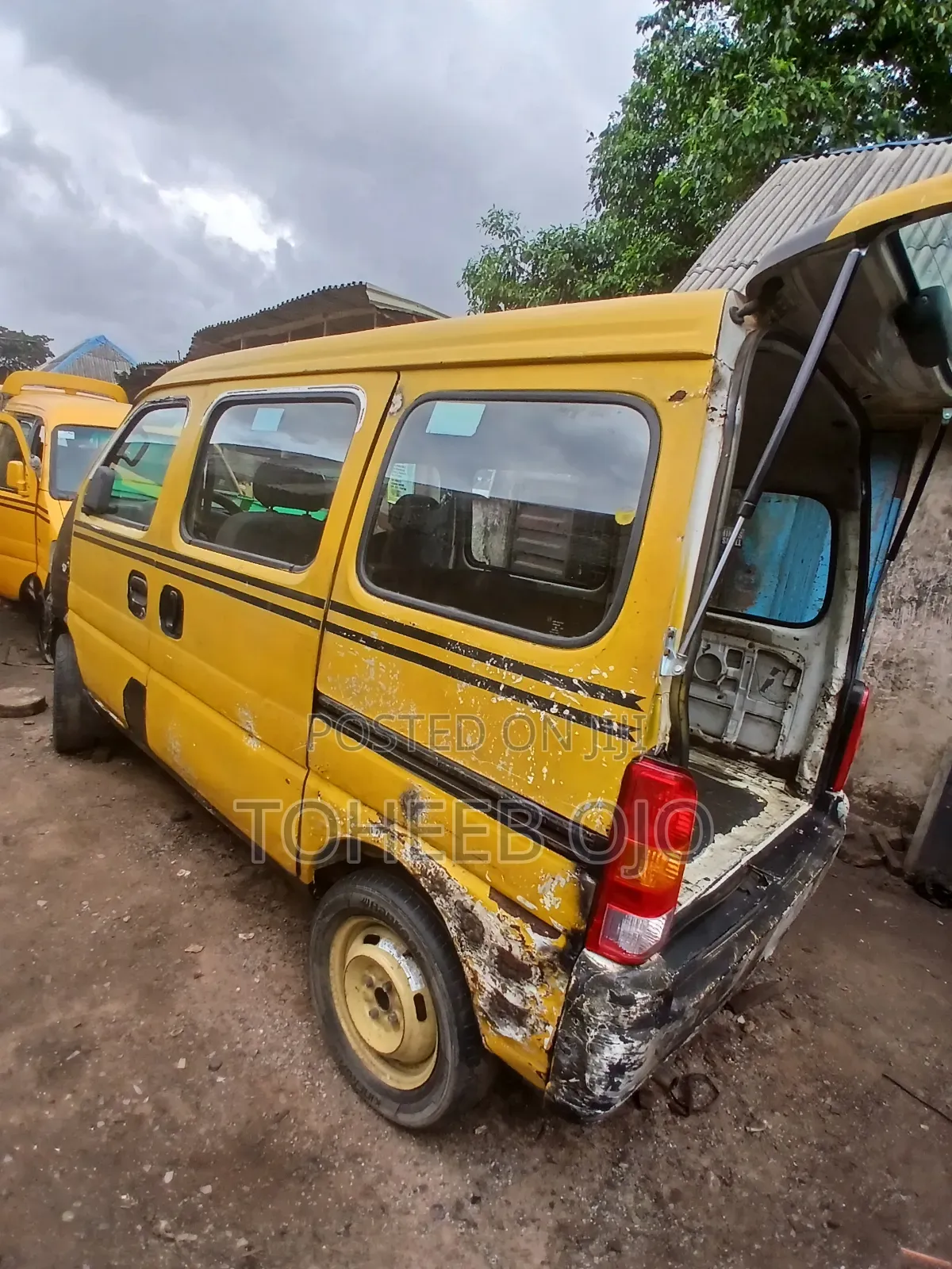 Volkswagen Transporter 1996 Yellow