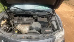 Toyota Camry SE 4dr Sedan (2.5L 4cyl 6AM) 2010 Gray