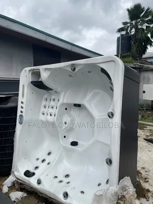 Outdoor Spa Jacuzzi