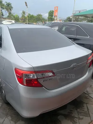 Toyota Camry LE 4dr Sedan (2.5L 4cyl 6A) 2013 Silver