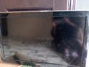 Non Smart Philips TV 32 Inches