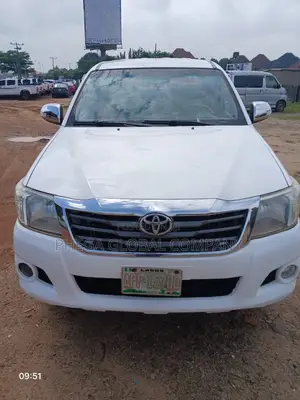 Toyota Hilux 3.0 D-4D 4x4 2014 White