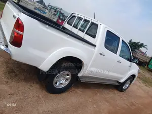 Toyota Hilux 3.0 D-4D 4x4 2014 White