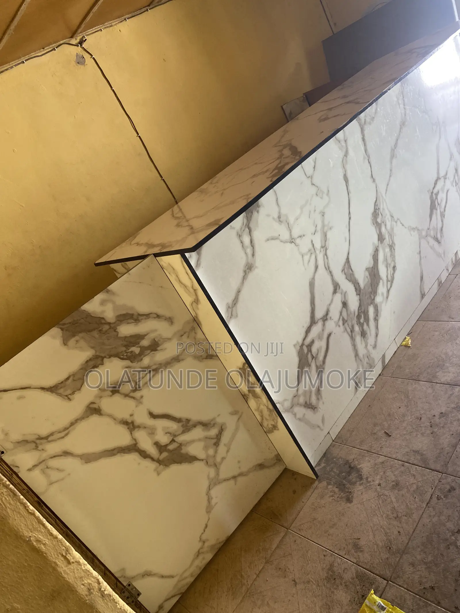 Receptionist Table/Cabinet