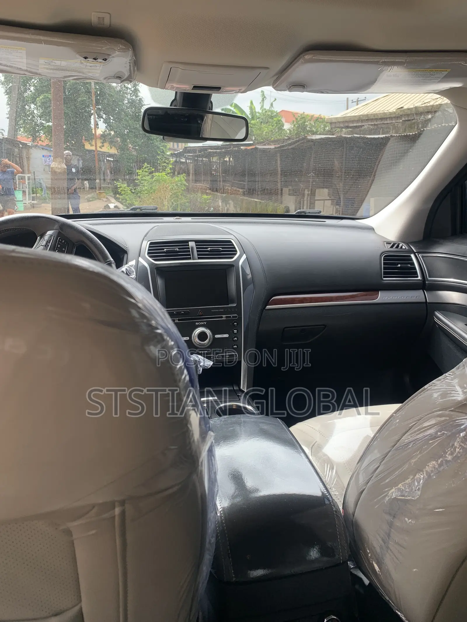 Ford Explorer Platinum AWD 2018 Black