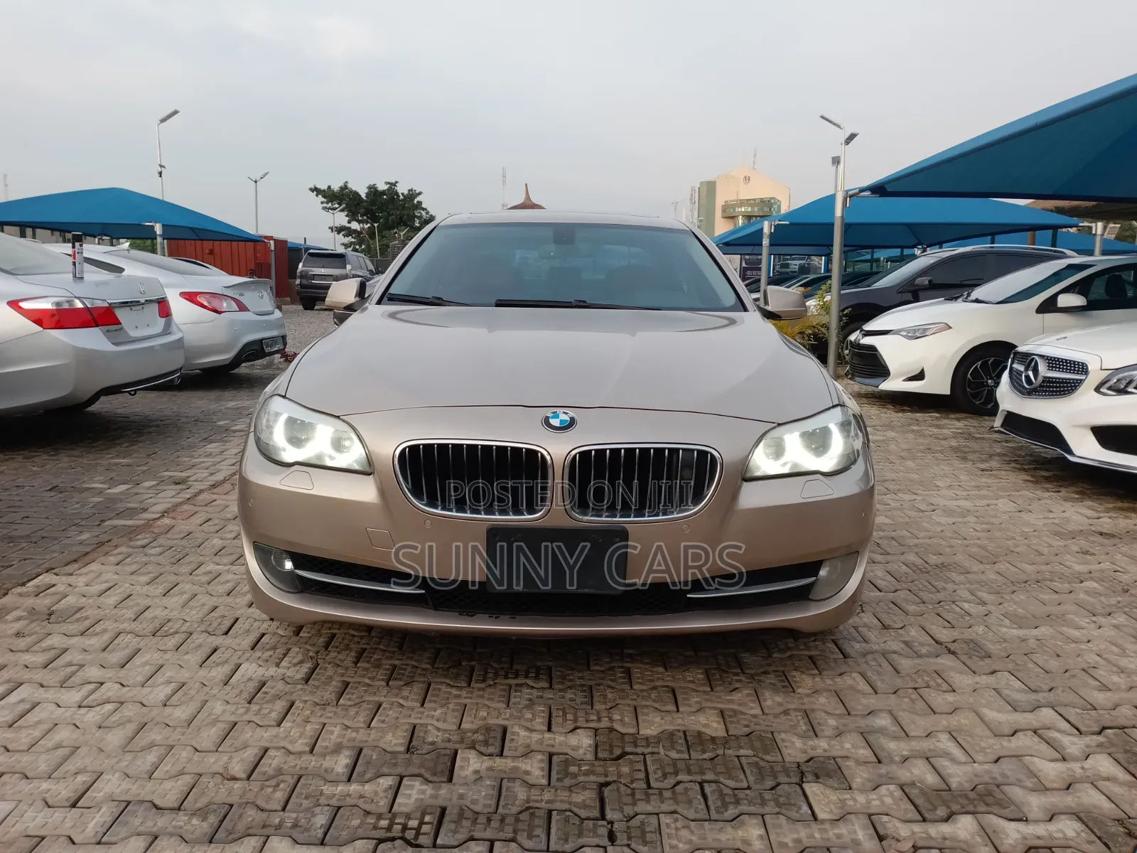 BMW 528i 2013 Gold