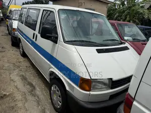 Volkswagen Transporter 2005 White