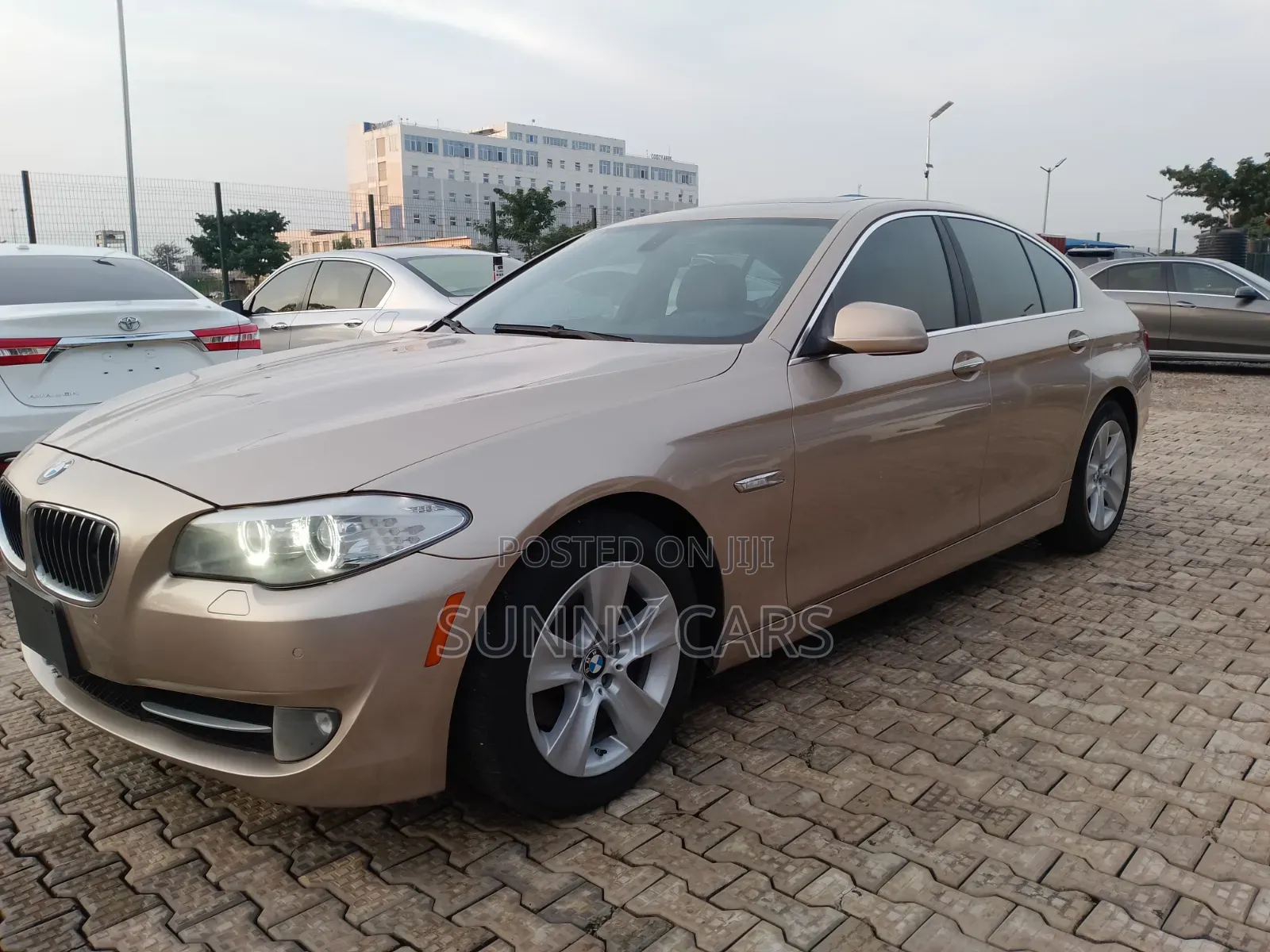 BMW 528i 2013 Gold