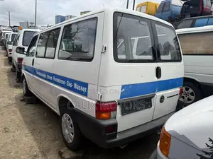 Volkswagen Transporter 2005 White