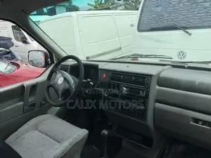 Volkswagen Transporter 2005 White