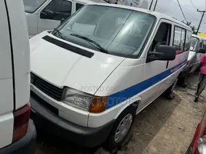 Volkswagen Transporter 2005 White