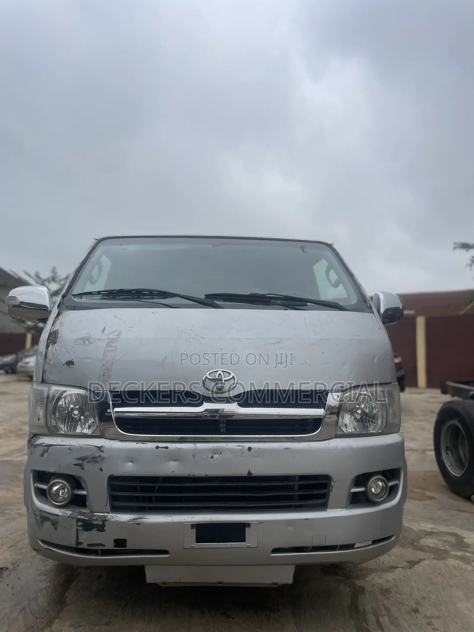 Toyota HiAce 2002 Silver