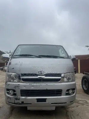 Toyota HiAce 2002 Silver