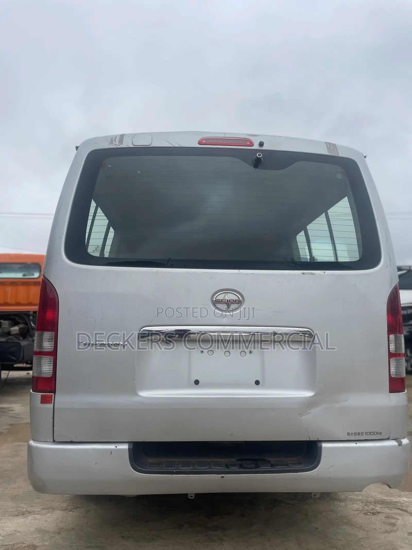 Toyota HiAce 2002 Silver