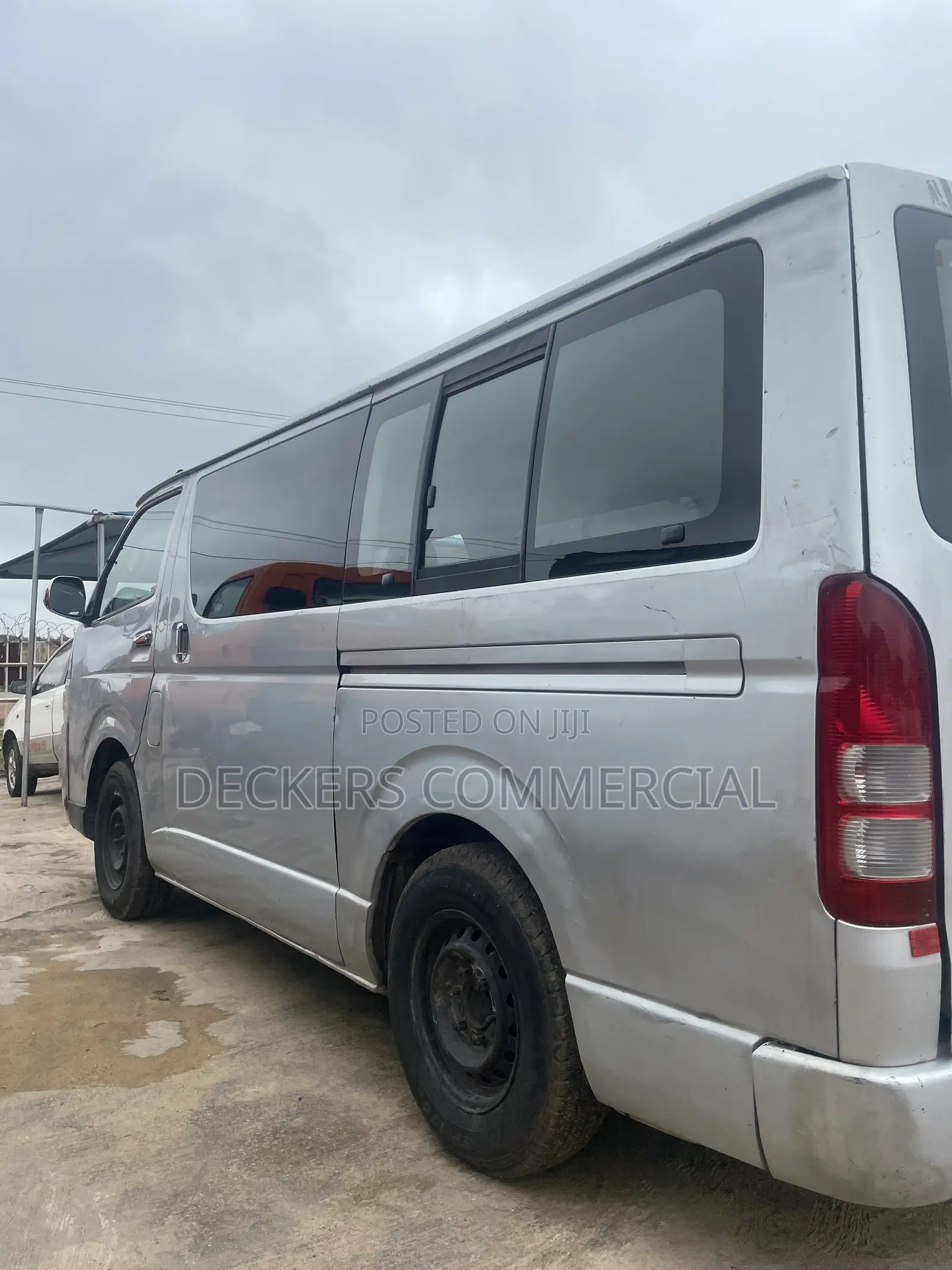 Toyota HiAce 2002 Silver