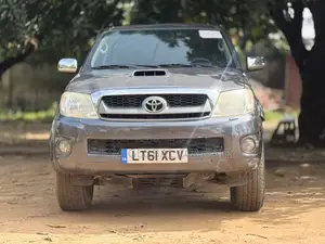 Toyota Hilux 2.5 D-4D SRX 2012 Gray