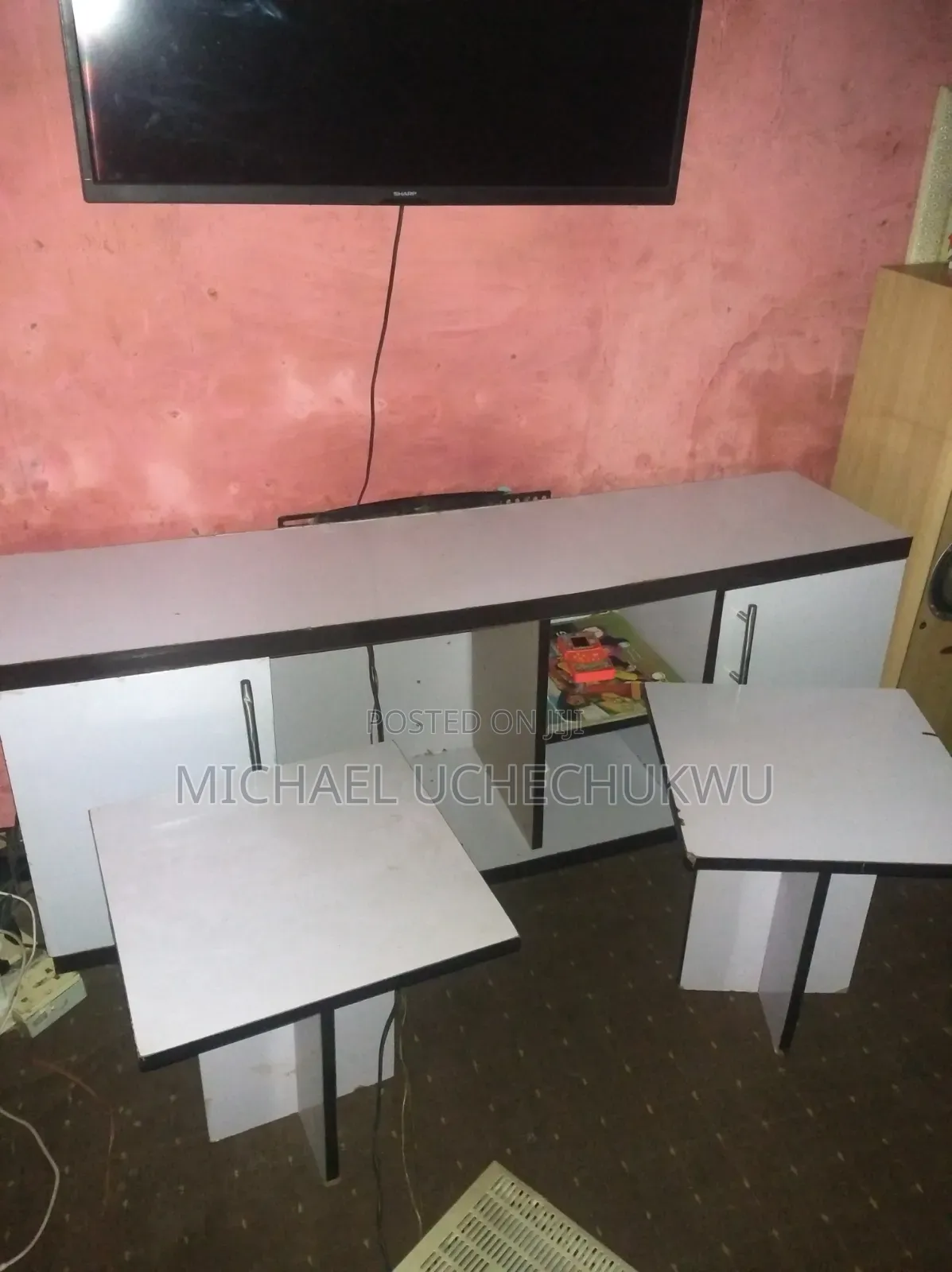 Neatly Used TV Stand With 2 White Side Stool