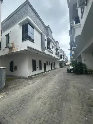 4bdrm Duplex in Ikota for sale