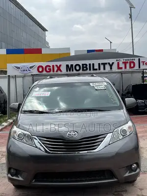Toyota Sienna 2016 Gray