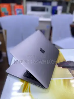 Laptop Apple MacBook Pro 2021 M1 16GB Apple M1 Pro SSD 512GB