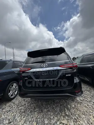 Toyota Fortuner 2.7 AWD 2020 Black