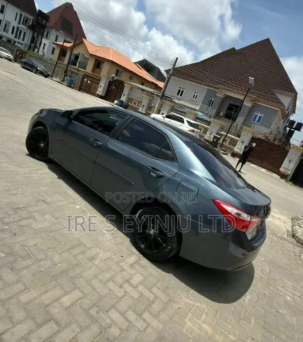 Toyota Corolla 2015 Gray