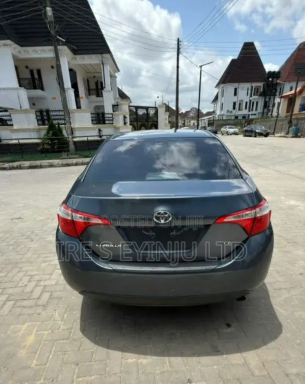 Toyota Corolla 2015 Gray
