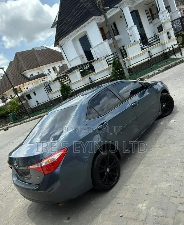 Toyota Corolla 2015 Gray