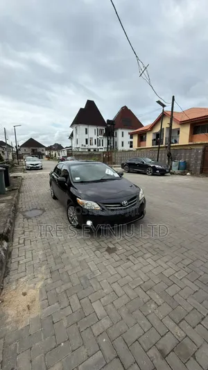 Toyota Corolla 2012 Black
