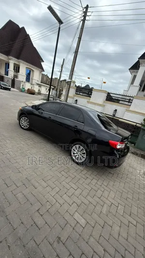 Toyota Corolla 2012 Black