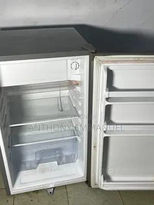 Hisense Mini Refrigerator