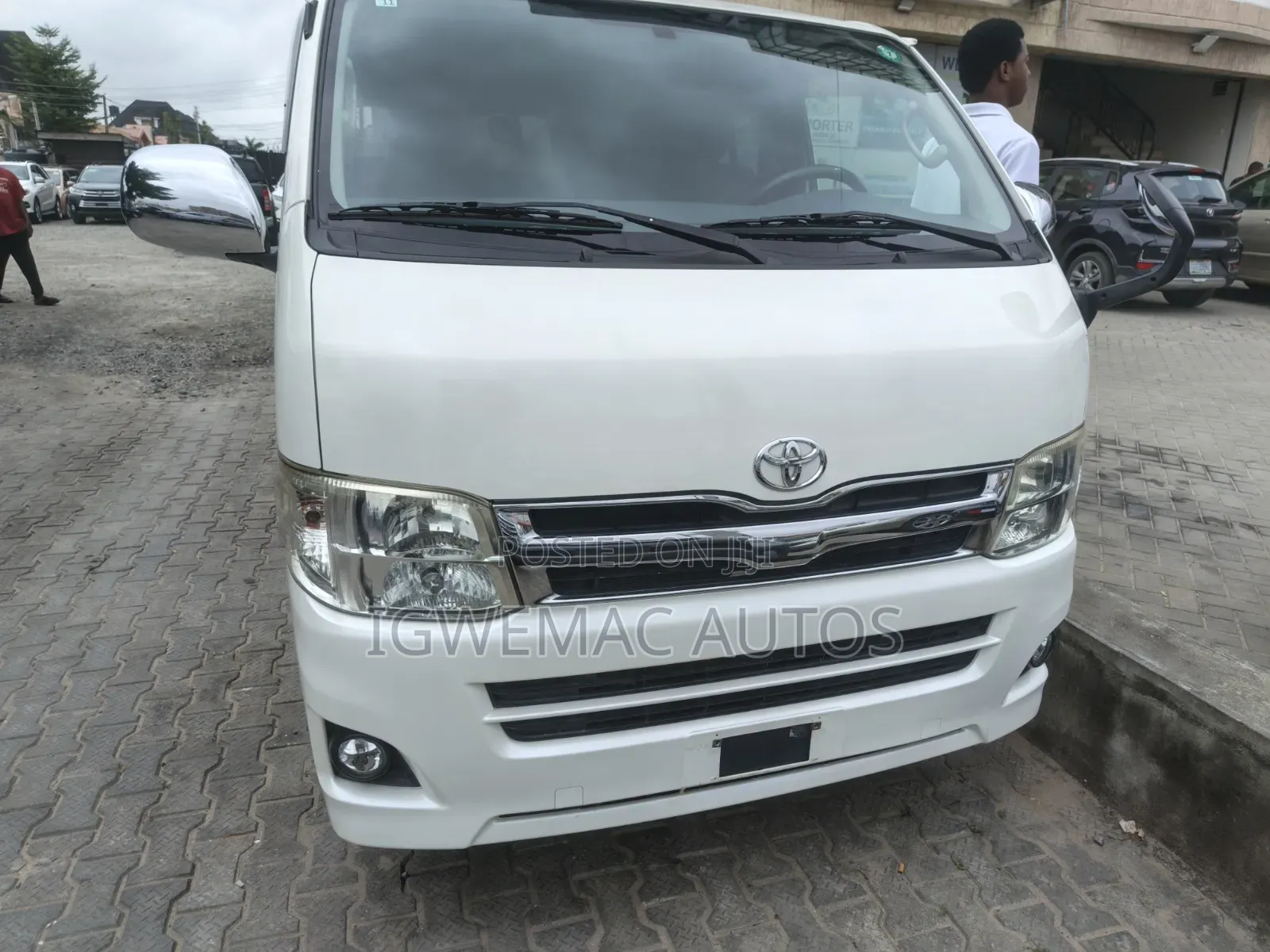 Toyota HiAce 2012 White
