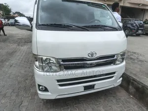 Toyota HiAce 2012 White