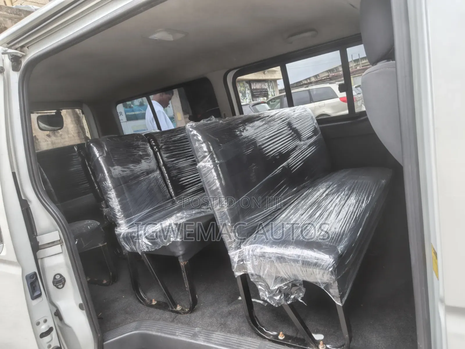 Toyota HiAce 2012 White