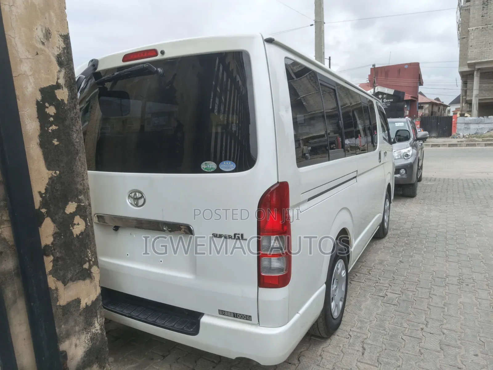 Toyota HiAce 2012 White