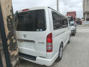 Toyota HiAce 2012 White