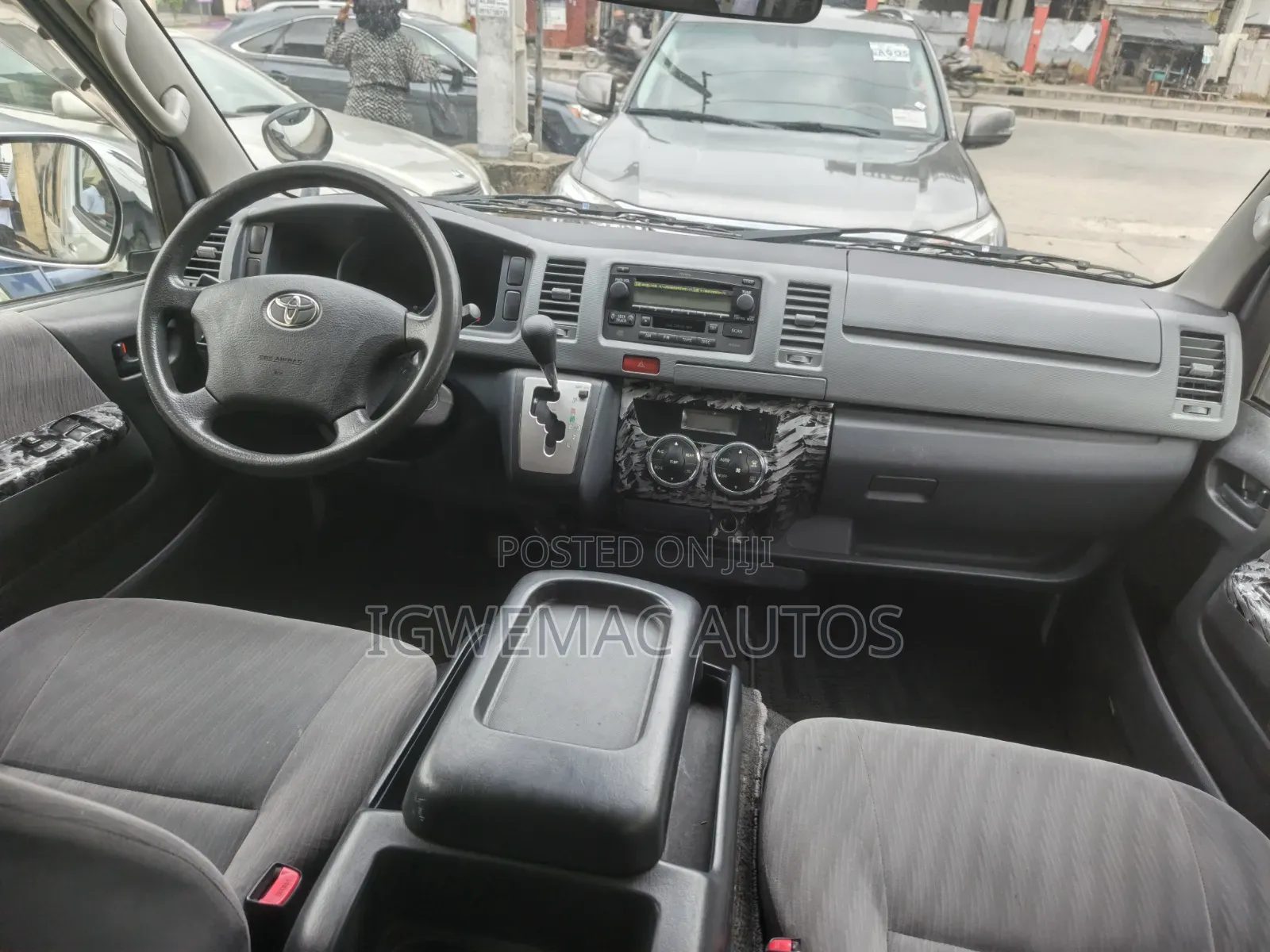 Toyota HiAce 2012 White