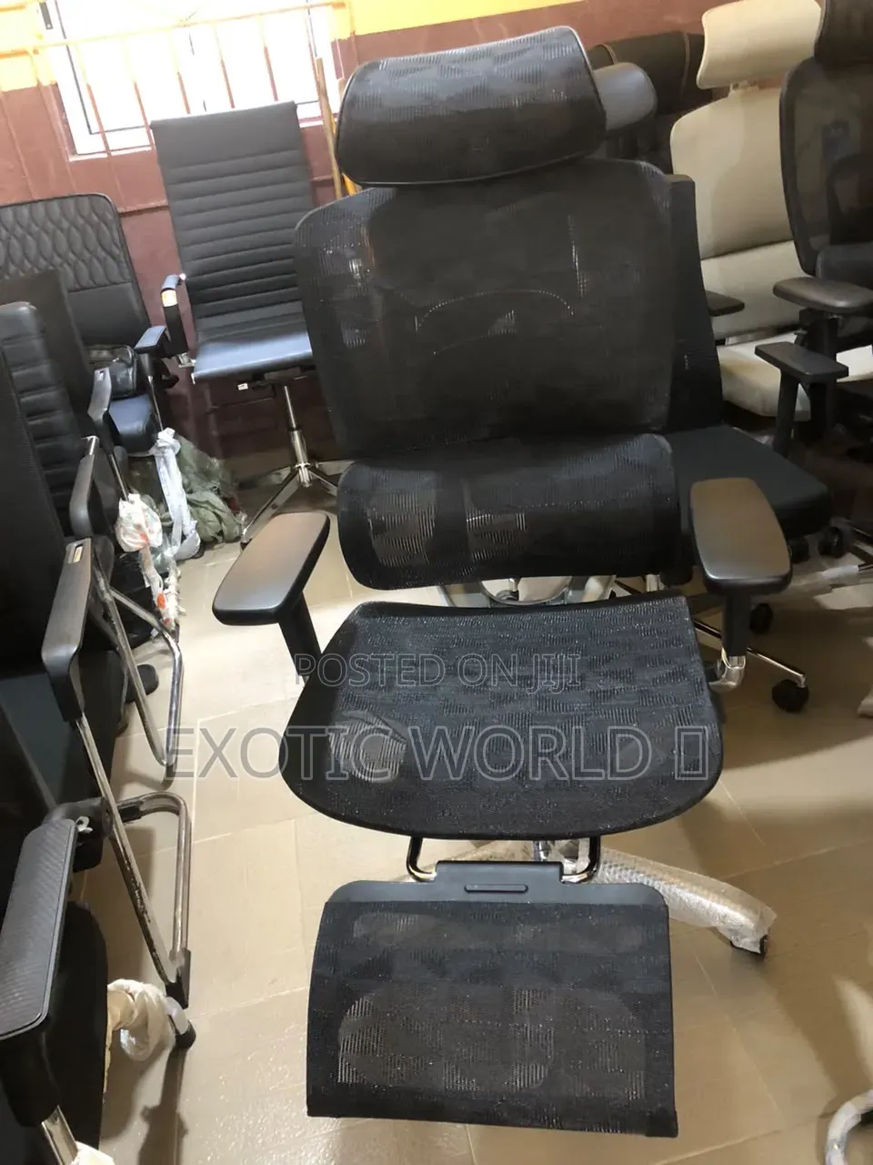 Executive Mesh Office Chair With Adjustable Headrest